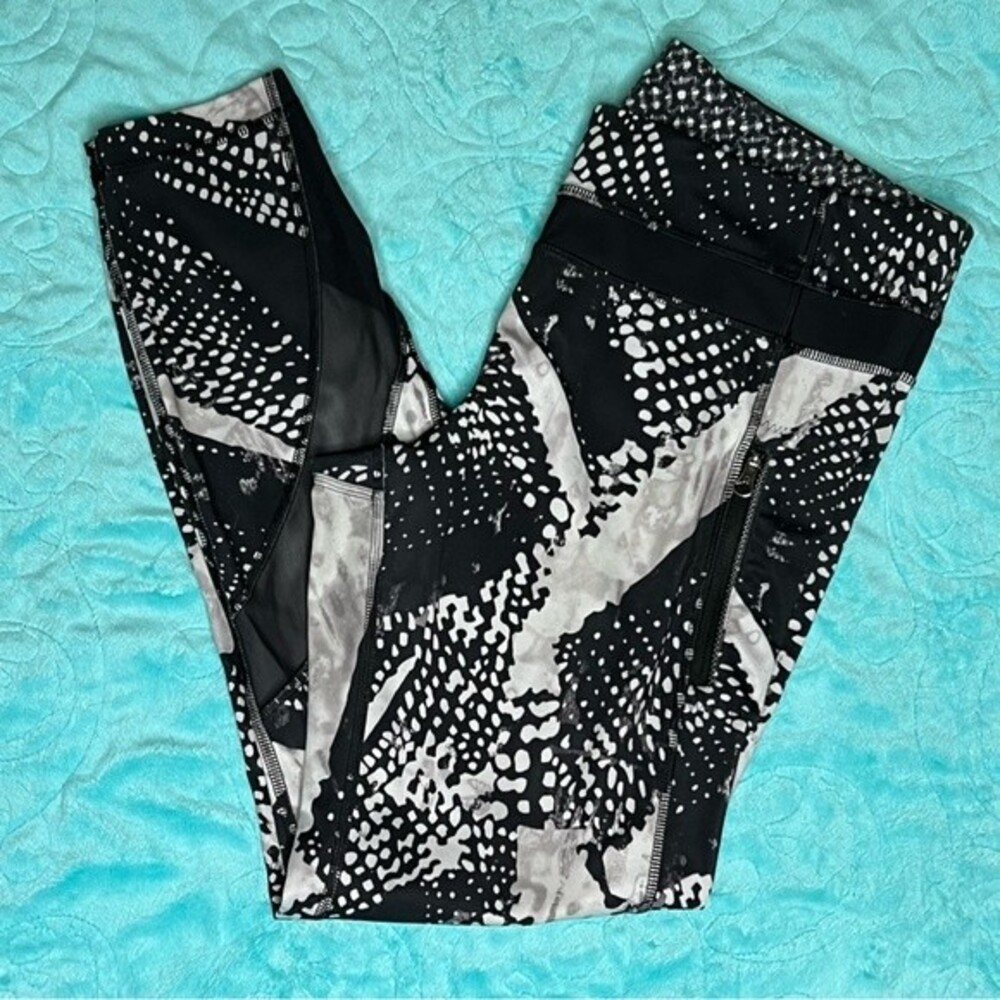 Lululemon Inspire Tight Static Mist White Black 10